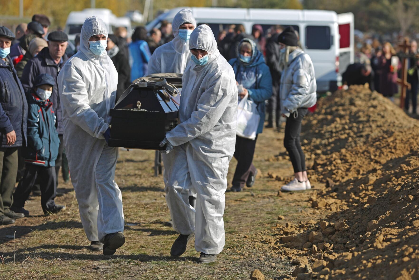 Moscow orders unvaccinated over-60s to stay home for 4 months as Russia's Covid-19 crisis deepens